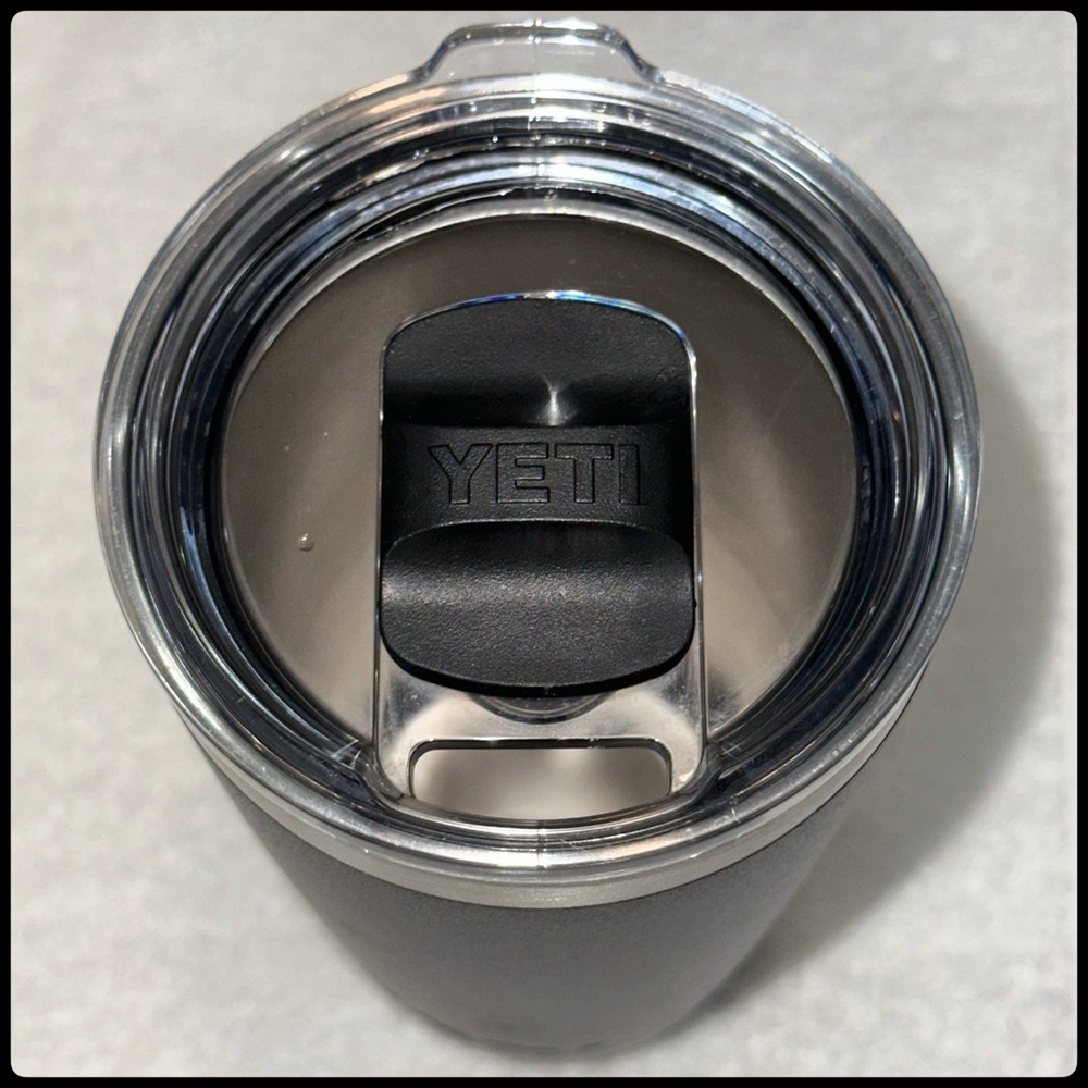 π₯π§YETI Black Stainless Steel 20oz Tumbler with Lid. One Owner. A- condition. ππΌ - Picture 8 of 16